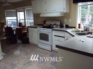 6344 Rutsatz Road Deming, WA 98244 - Photo 14 of 25