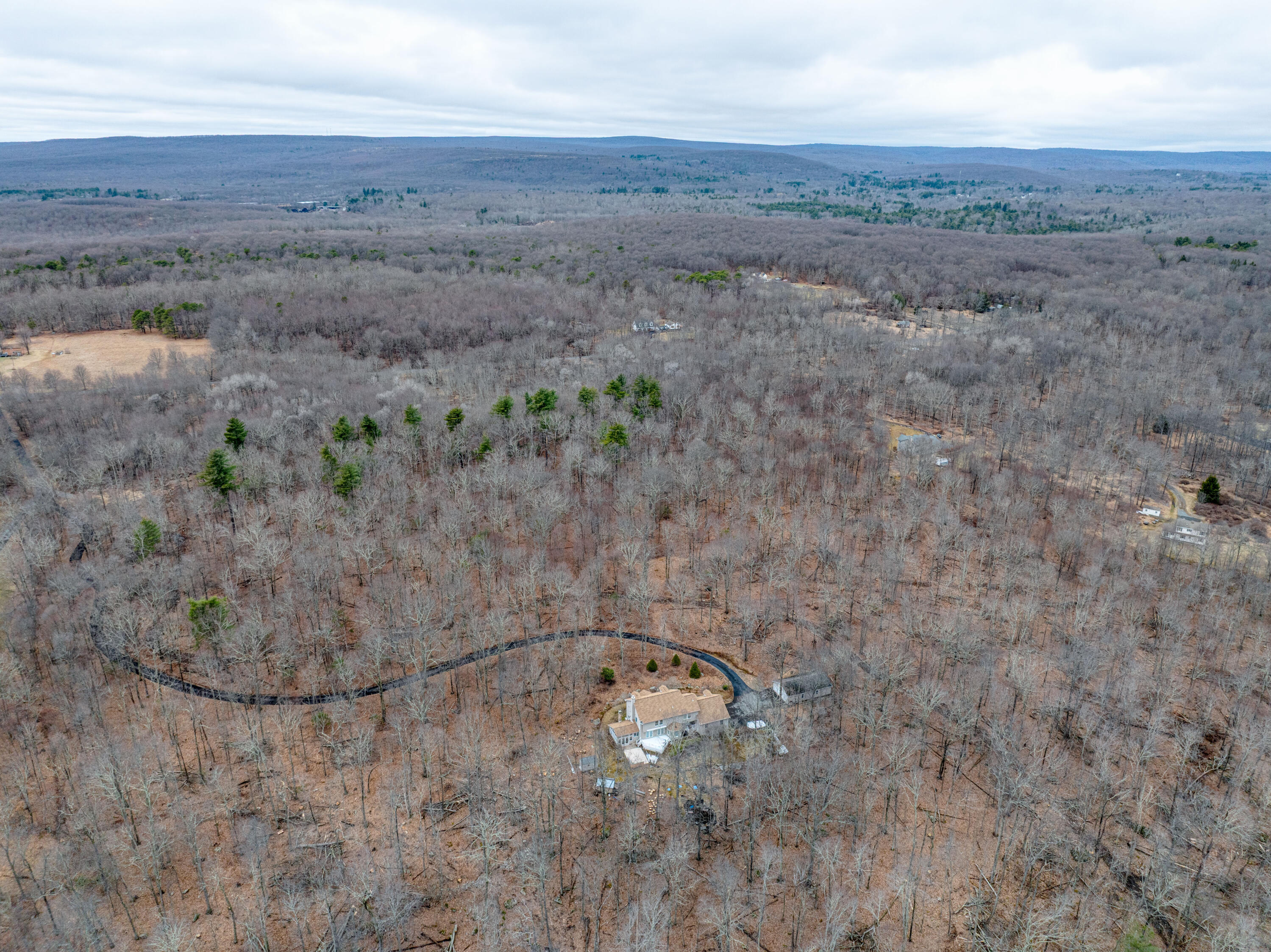 331 Wooddale Road East Stroudsburg, PA 18302 - Photo 18 of 18 DJI_20250317142855_0462_D