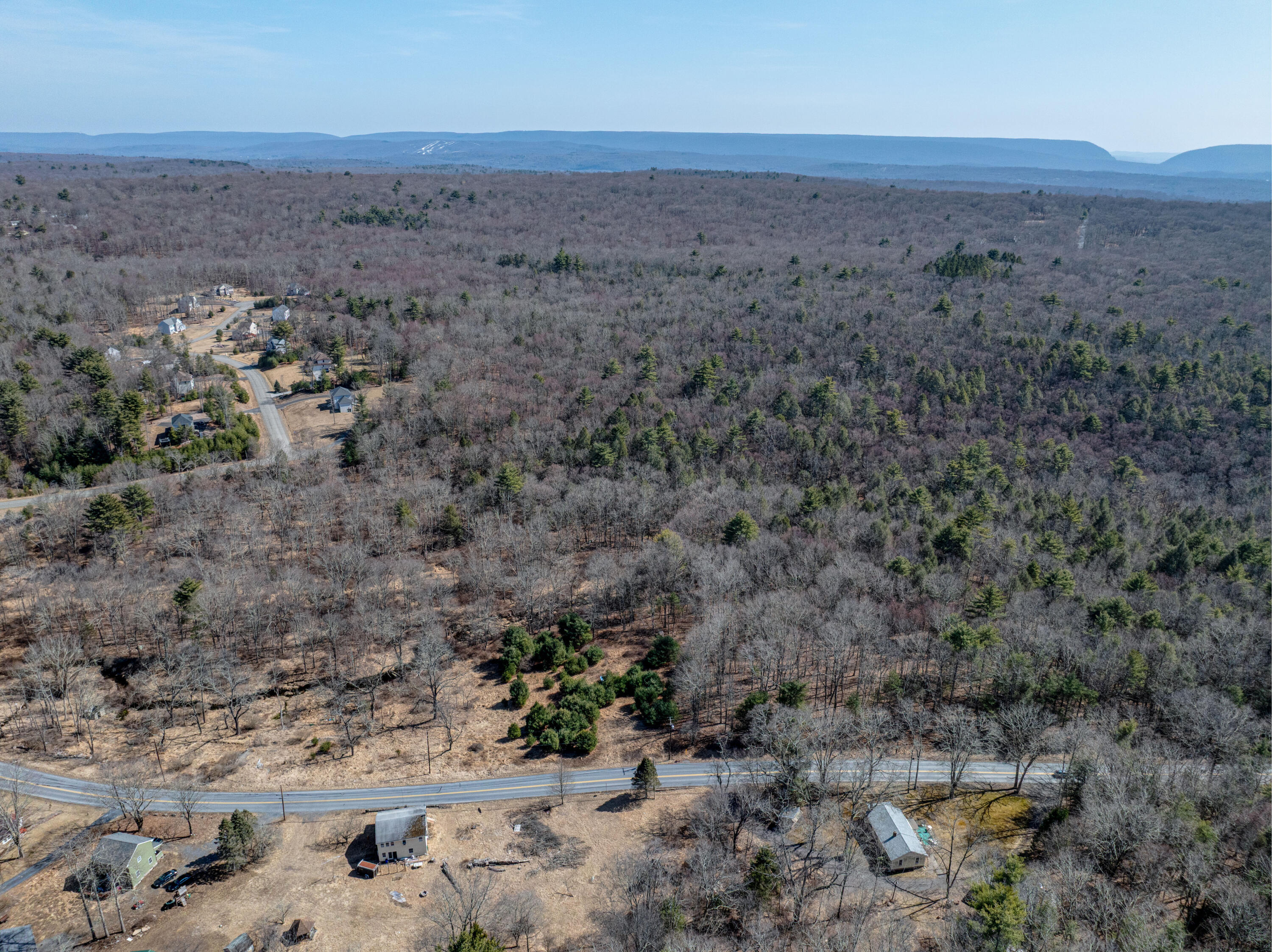 331 Wooddale Road East Stroudsburg, PA 18302 - Photo 5 of 18 DJI_20250314135010_0405_D