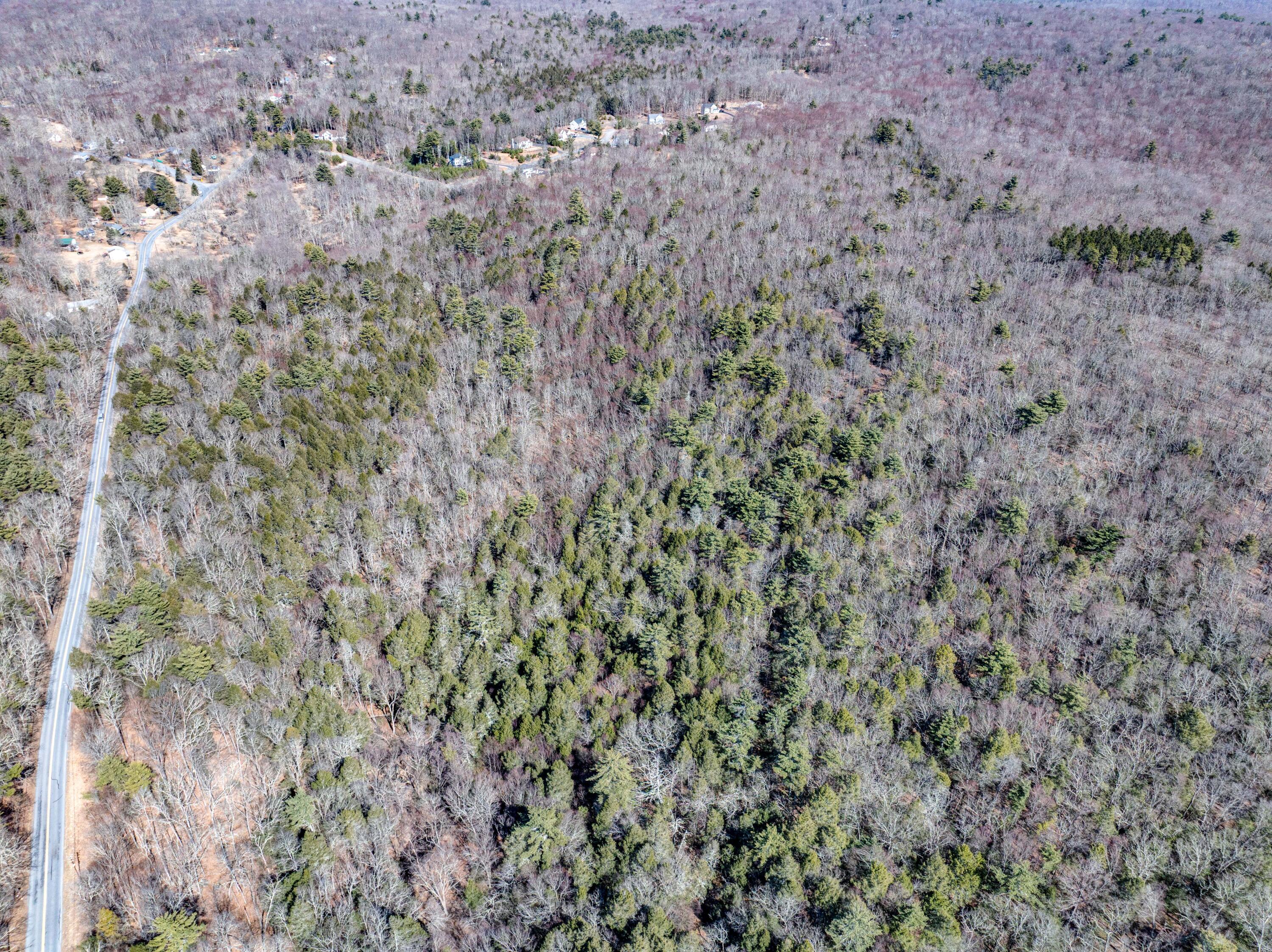 331 Wooddale Road East Stroudsburg, PA 18302 - Photo 9 of 18 DJI_20250314135151_0417_D