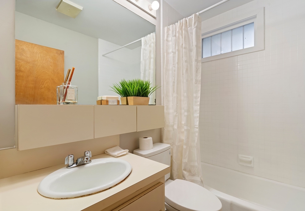 18 Upland Road, Unit 1 Cambridge, MA 02140 - Photo 12 of 17