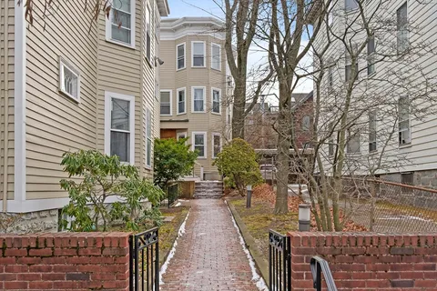 $575,000 | 18 Upland Road, Unit 1, Cambridge, MA 02140