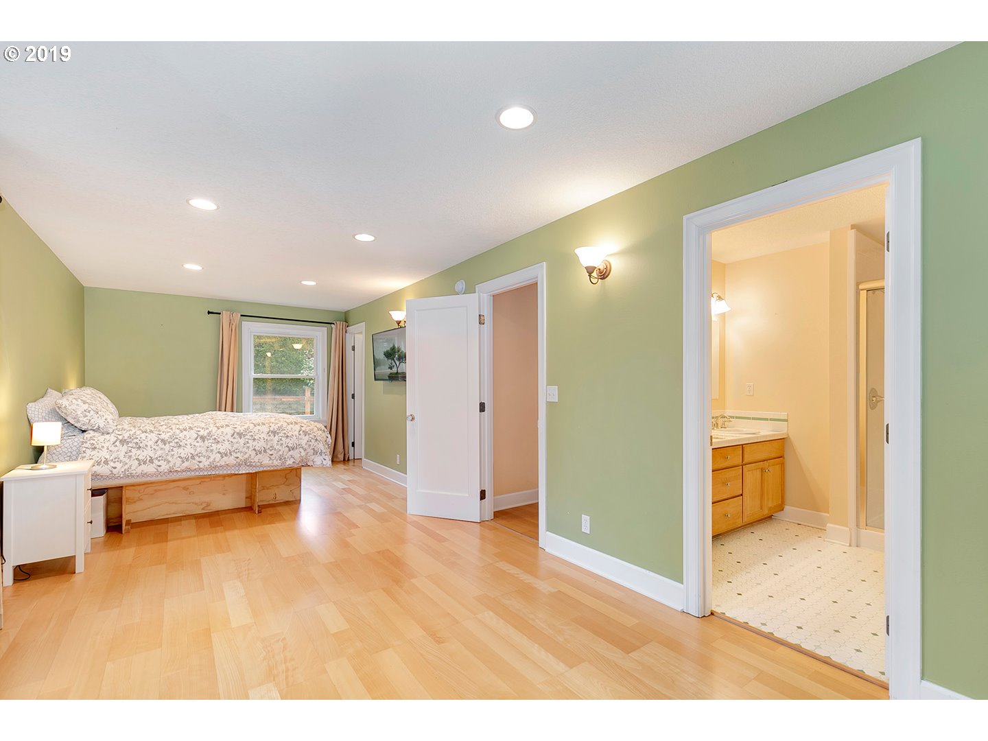 840 Southwest Maplecrest Drive Portland, OR 97219 - Photo 18 of 32 Gallery Image 18