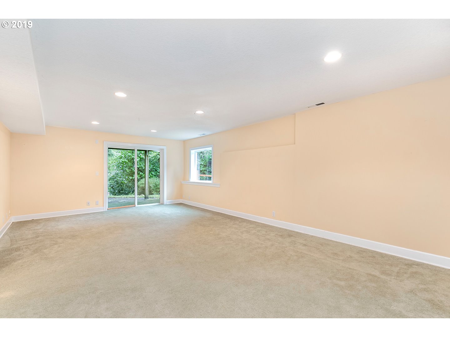 840 Southwest Maplecrest Drive Portland, OR 97219 - Photo 20 of 32 Gallery Image 20