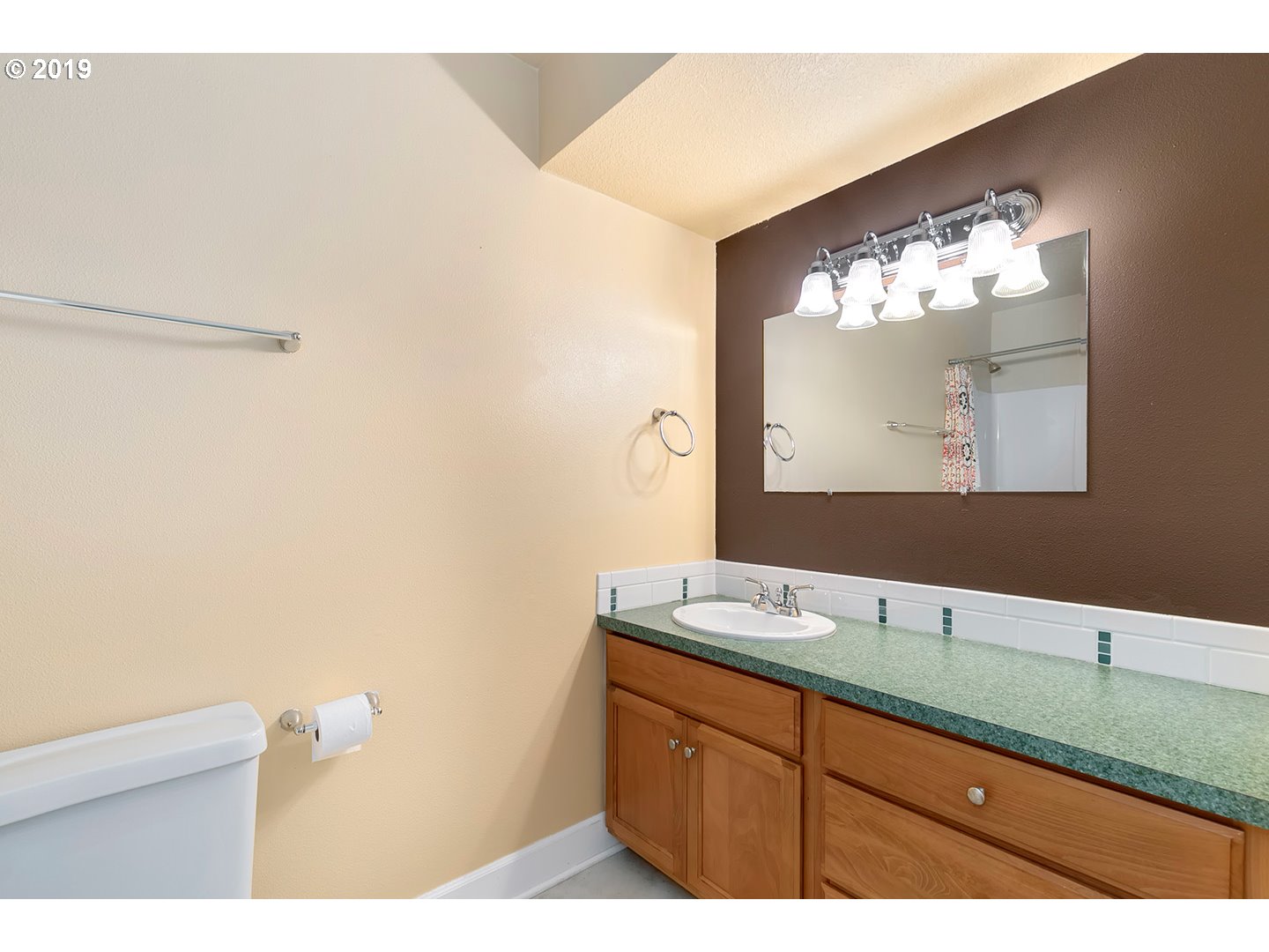 840 Southwest Maplecrest Drive Portland, OR 97219 - Photo 26 of 32 Gallery Image 26