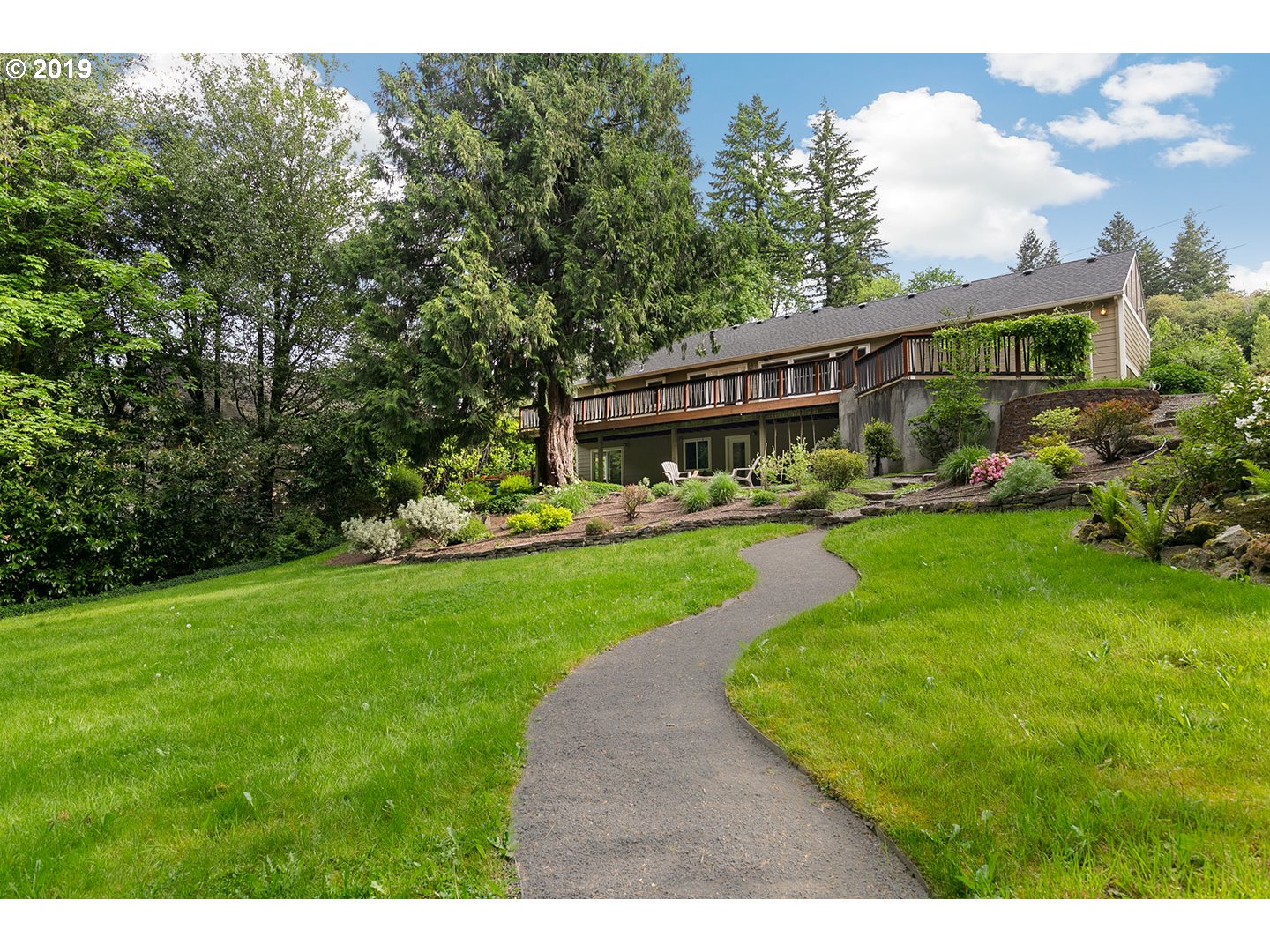 840 Southwest Maplecrest Drive Portland, OR 97219 - Photo 30 of 32 Gallery Image 30