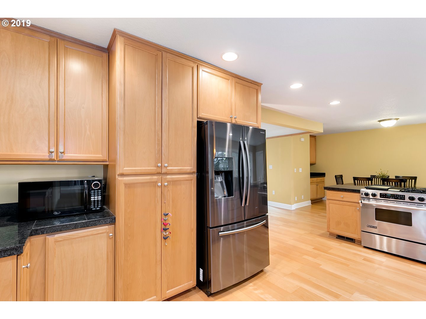 840 Southwest Maplecrest Drive Portland, OR 97219 - Photo 10 of 32 Gallery Image 10