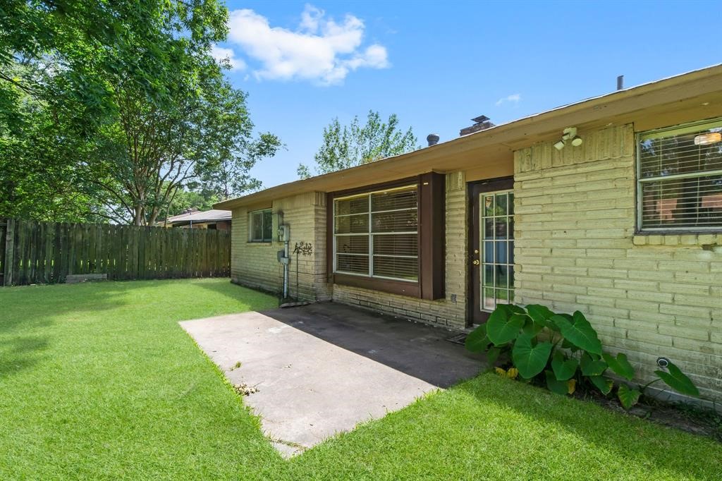 9718 Shady Tree Lane Houston, TX 77086 - Photo 25 of 26