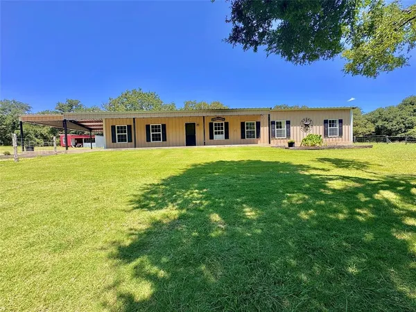 $719,500 | 203 Pr 215, Whitney, TX 76692