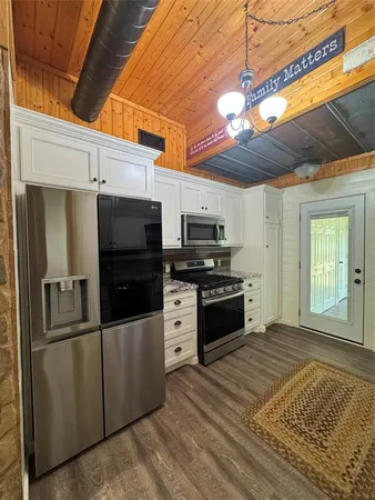 $719,500 | 203 Pr 215, Whitney, TX 76692