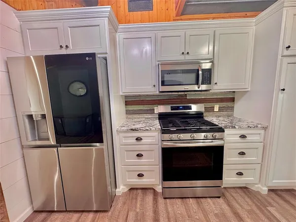 $719,500 | 203 Pr 215, Whitney, TX 76692