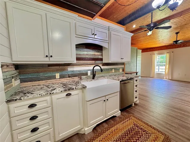 $759,900 | 203 Pr 215, Whitney, TX 76692