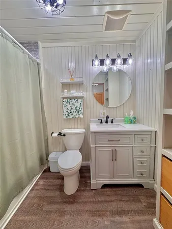 $719,500 | 203 Pr 215, Whitney, TX 76692