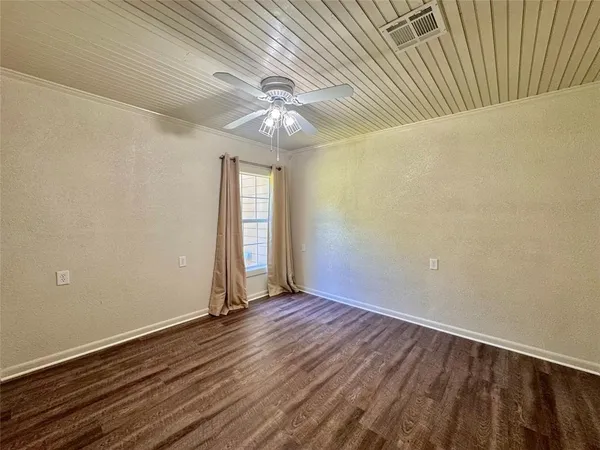 $719,500 | 203 Pr 215, Whitney, TX 76692