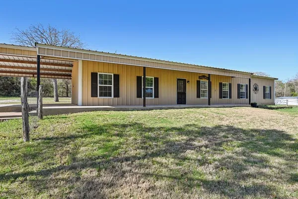$719,500 | 203 Pr 215, Whitney, TX 76692