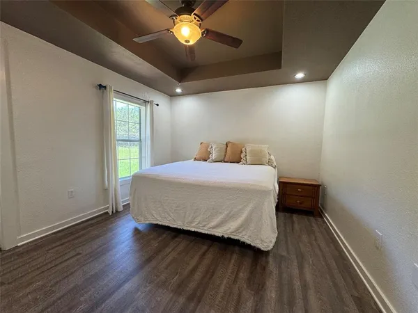 $719,500 | 203 Pr 215, Whitney, TX 76692