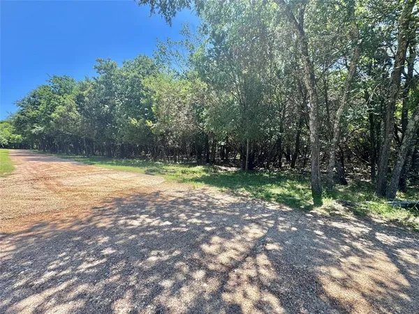 $719,500 | 203 Pr 215, Whitney, TX 76692