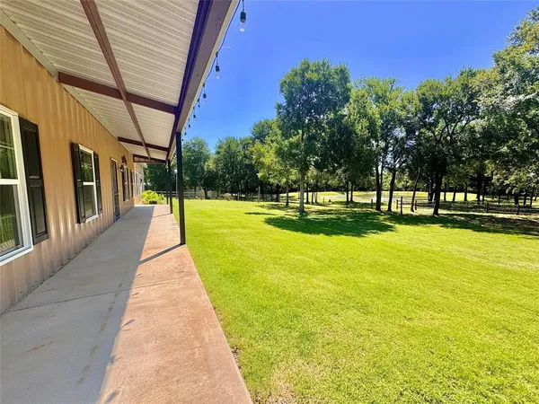 $719,500 | 203 Pr 215, Whitney, TX 76692