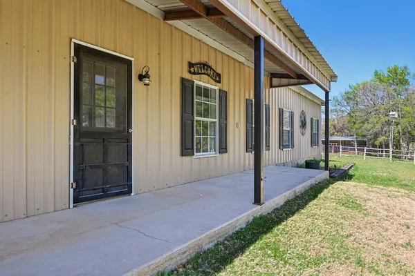 $719,500 | 203 Pr 215, Whitney, TX 76692