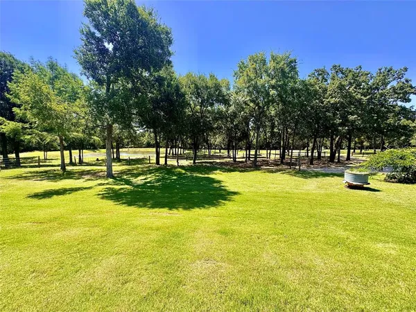 $719,500 | 203 Pr 215, Whitney, TX 76692