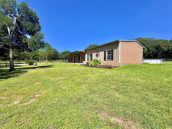 $719,500 | 203 Pr 215, Whitney, TX 76692