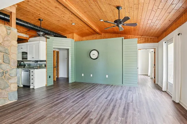 $719,500 | 203 Pr 215, Whitney, TX 76692