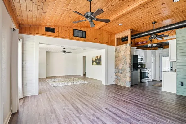 $719,500 | 203 Pr 215, Whitney, TX 76692