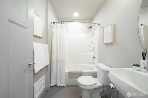 $699,000 | 111 17th Avenue, Unit B, Seattle, WA 98122