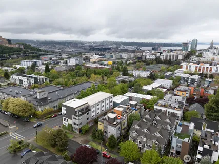 $699,000 | 111 17th Avenue, Unit B, Seattle, WA 98122