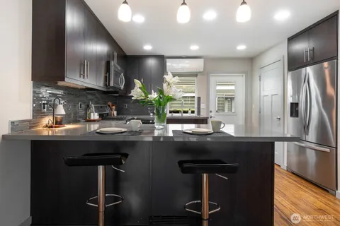 $699,000 | 111 17th Avenue, Unit B, Seattle, WA 98122