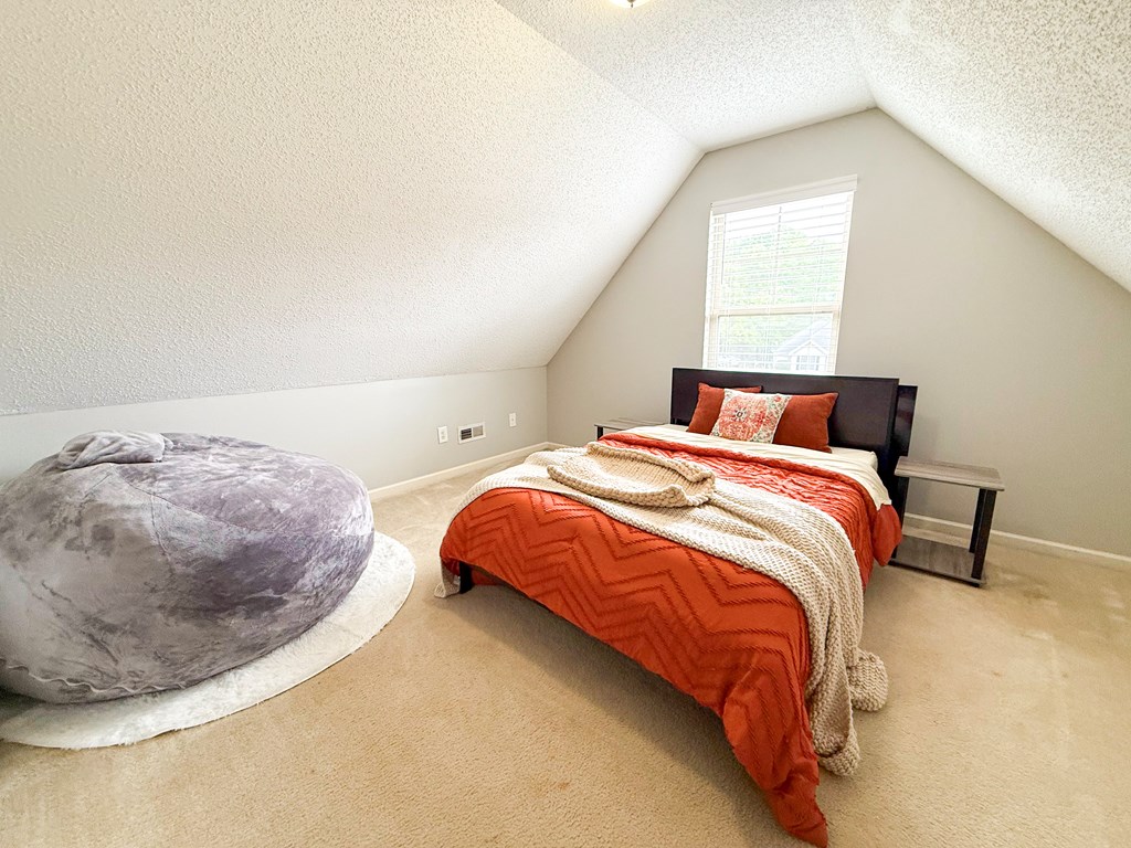 264 Owens Road Fort Mitchell, AL 36856 - Photo 27 of 35 Bedroom #4 (Only upstairs bedroom)