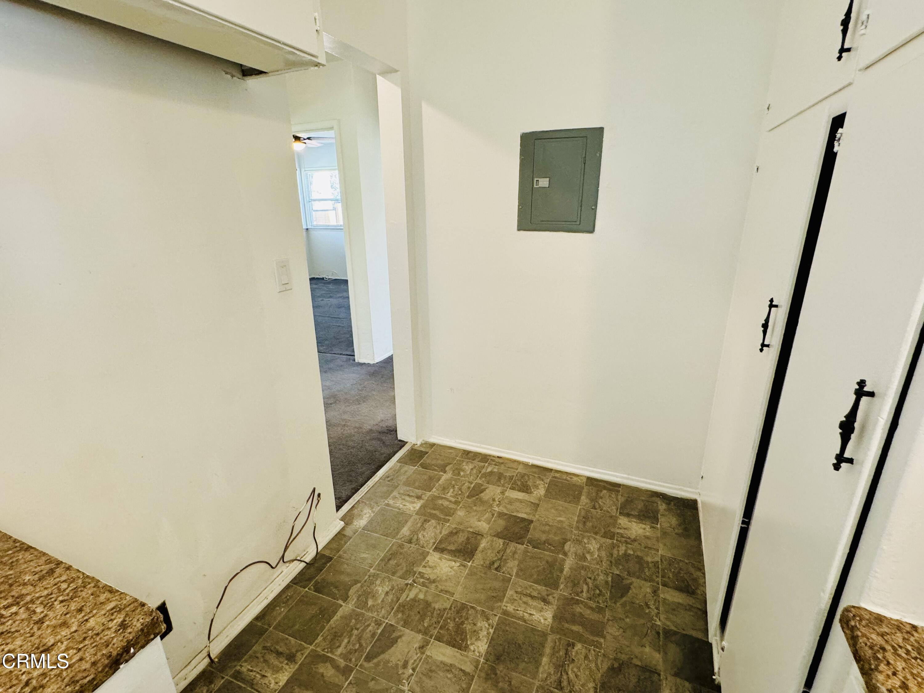 550 MacDonald Street Pasadena, CA 91103 - Photo 21 of 63 a view of bathroom