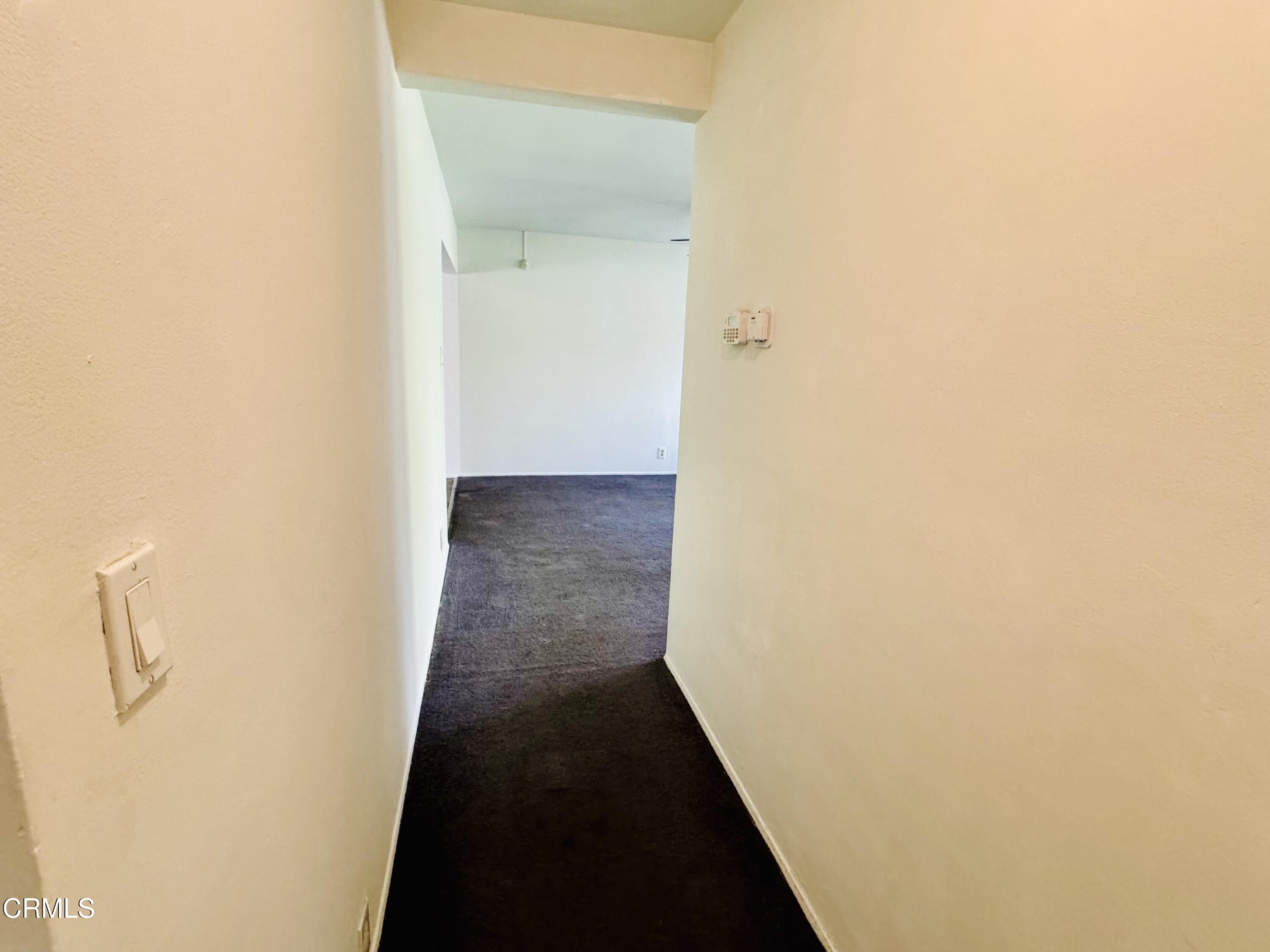 550 MacDonald Street Pasadena, CA 91103 - Photo 23 of 63 a view of a hallway
