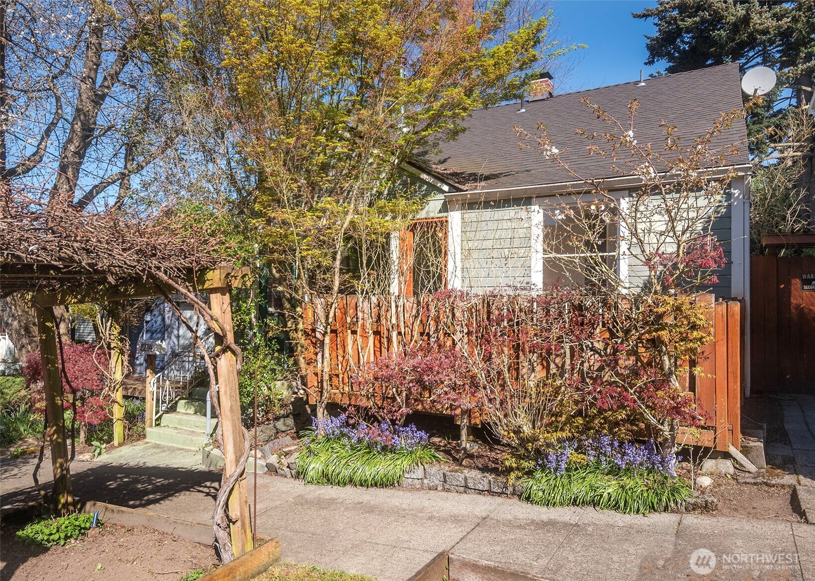 2214 North 60th Street Seattle, WA 98103 - Photo 2 of 20