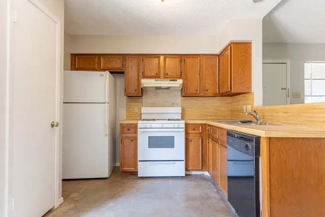 $1,300 | 6201 Berkett Cove, Unit B, Austin, TX 78745