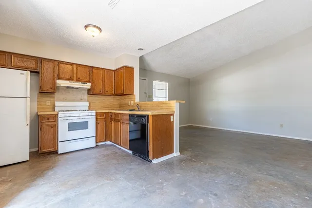 $1,300 | 6201 Berkett Cove, Unit B, Austin, TX 78745