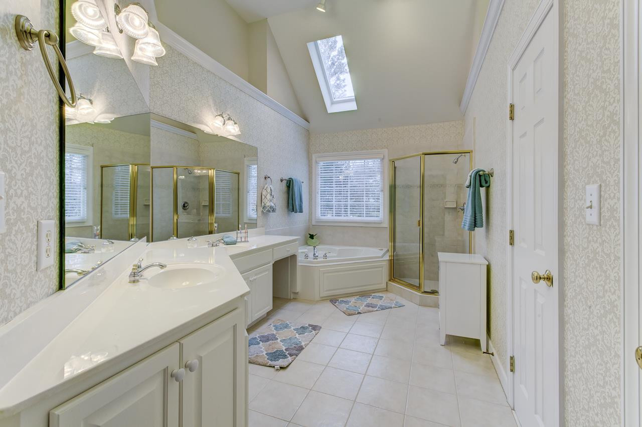 3104 Shinleaf Court Raleigh, NC 27613 - Photo 13 of 24 Master Bath/Spa