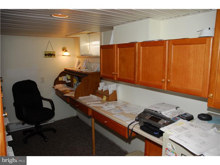1711 Lancaster Avenue Reading, PA 19607 - Photo 19 of 23 Office / Study