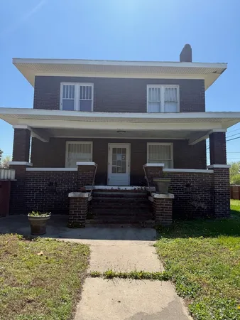 $115,000 | 802 East Poplar Street, West Frankfort, IL 62896