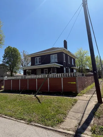 $115,000 | 802 East Poplar Street, West Frankfort, IL 62896