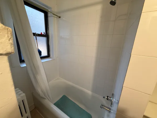 $1,400 | 1135 West Lunt Avenue, Unit 301, Chicago, IL 60626