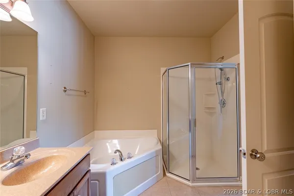 $410,000 | 918 Tuscany Drive, Unit 2G, Camdenton, MO 65020