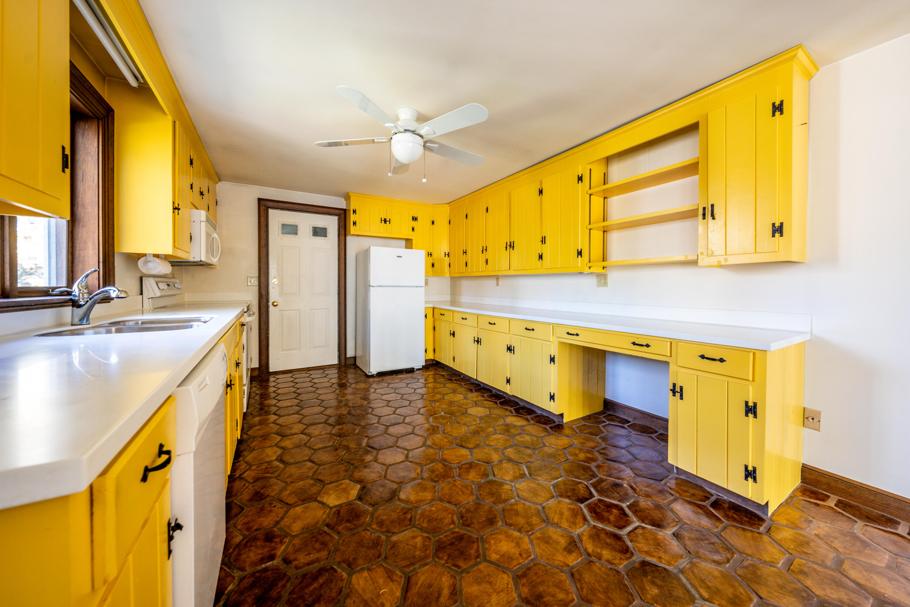 35 Woodlot Road Wellfleet, MA 02667 - Photo 16 of 40 kitchen2