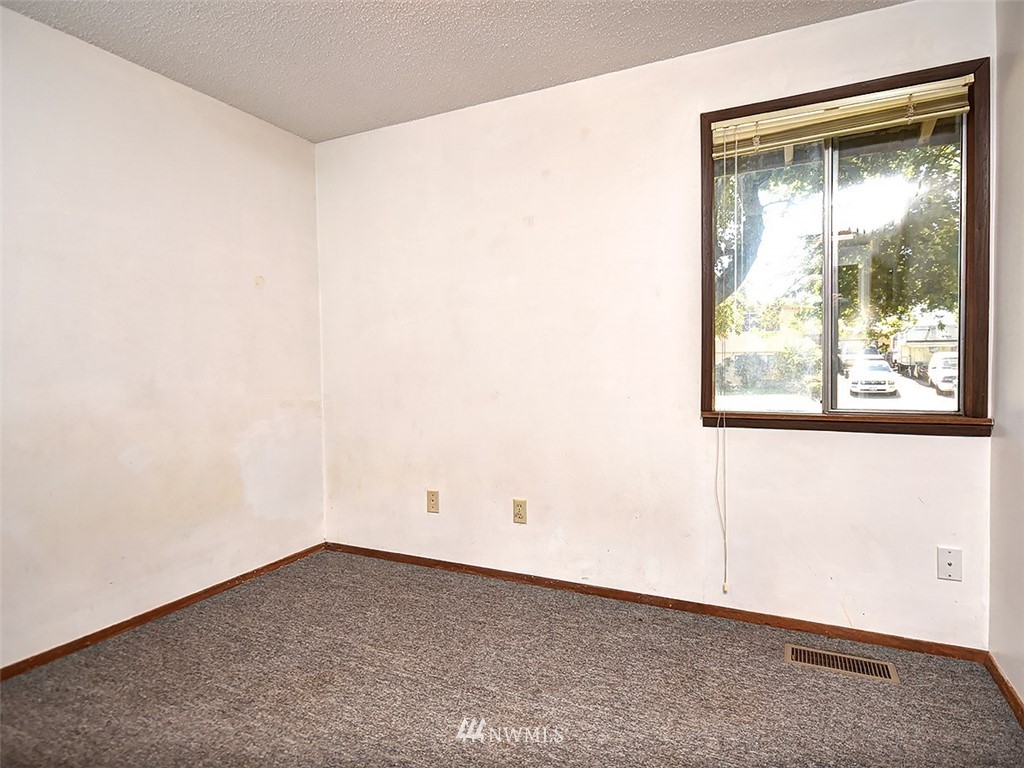 11826 Southeast 165th Street Renton, WA 98058 - Photo 18 of 23 Gallery Image 18