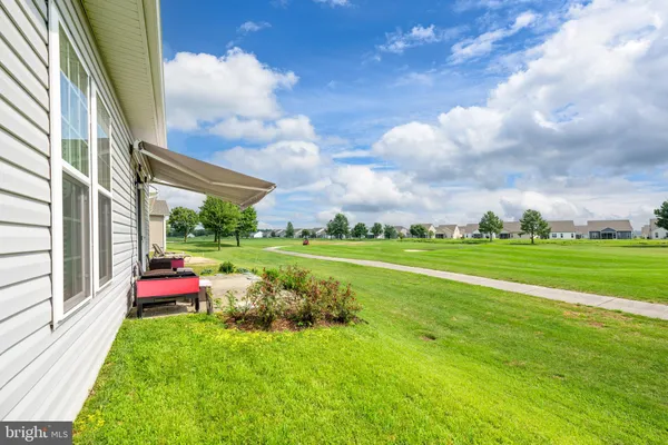 a view of an outdoor space