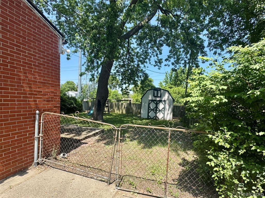 2713 Alpha Way Flint, MI 48506 - Photo 14 of 16