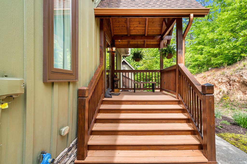 5125 Mineral Springs Road Young Harris, GA 30582 - Photo 46 of 62 a view of entryway