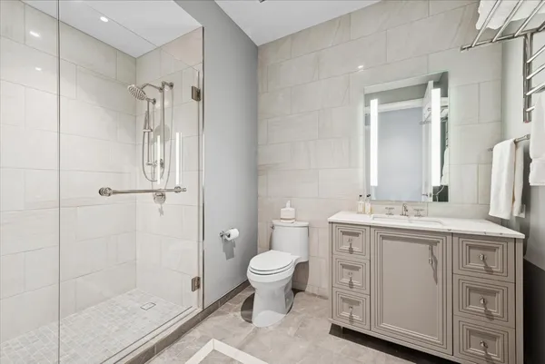 $2,675,000 | 435 North Michigan Avenue, Unit 503, Chicago, IL 60611