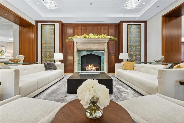 $2,675,000 | 435 North Michigan Avenue, Unit 503, Chicago, IL 60611