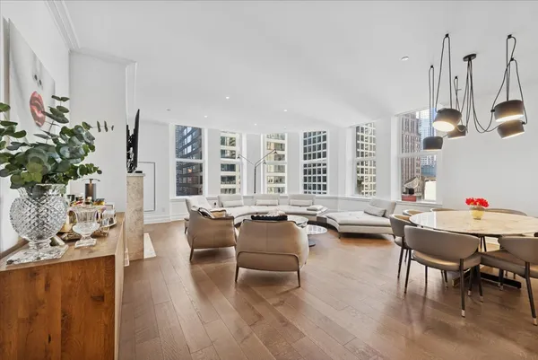 $2,675,000 | 435 North Michigan Avenue, Unit 503, Chicago, IL 60611